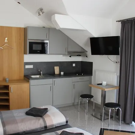 Zum Kreuzritter فندق فوستينرُت